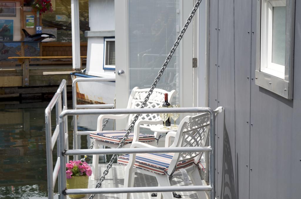 A Float Home B&B In Fisherman'S Wharf 빅토리아 외부 사진