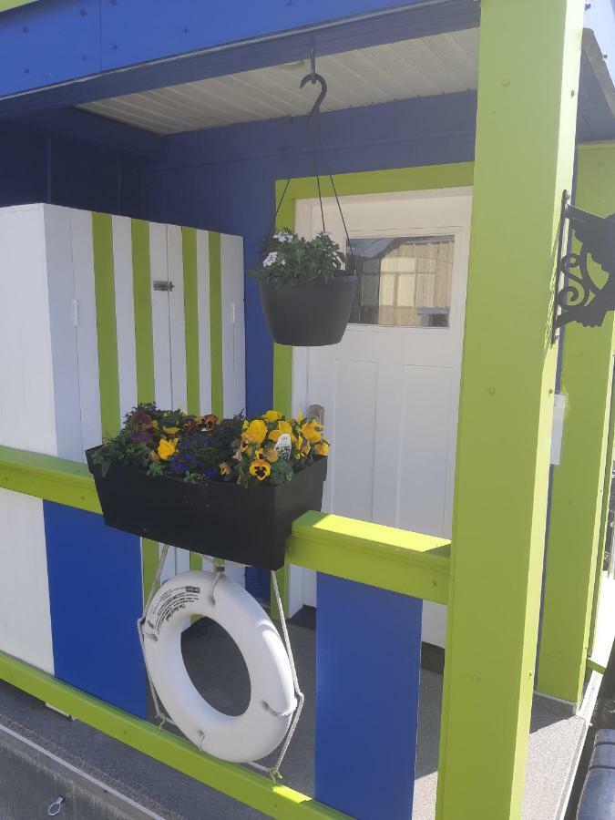 A Float Home B&B In Fisherman'S Wharf 빅토리아 외부 사진