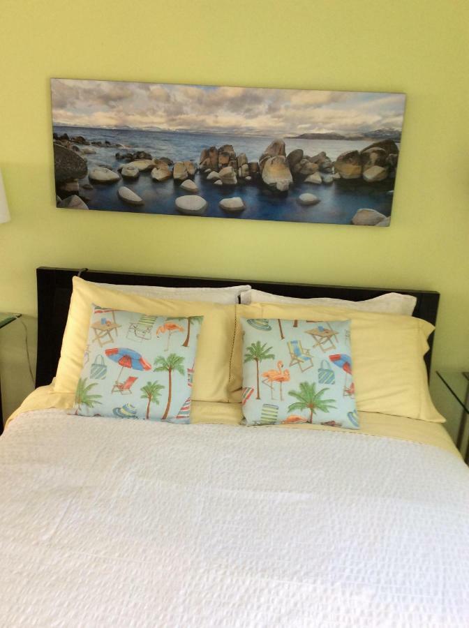 A Float Home B&B In Fisherman'S Wharf 빅토리아 외부 사진