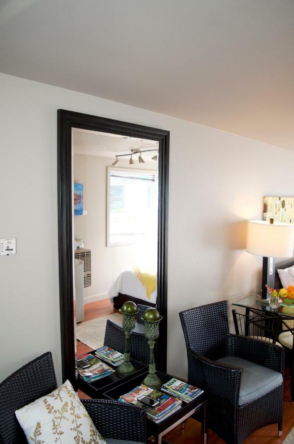 A Float Home B&B In Fisherman'S Wharf 빅토리아 외부 사진
