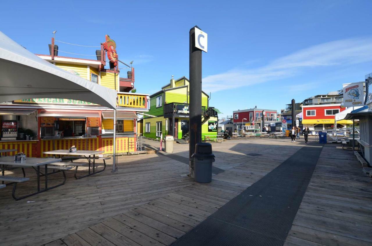 A Float Home B&B In Fisherman'S Wharf 빅토리아 외부 사진