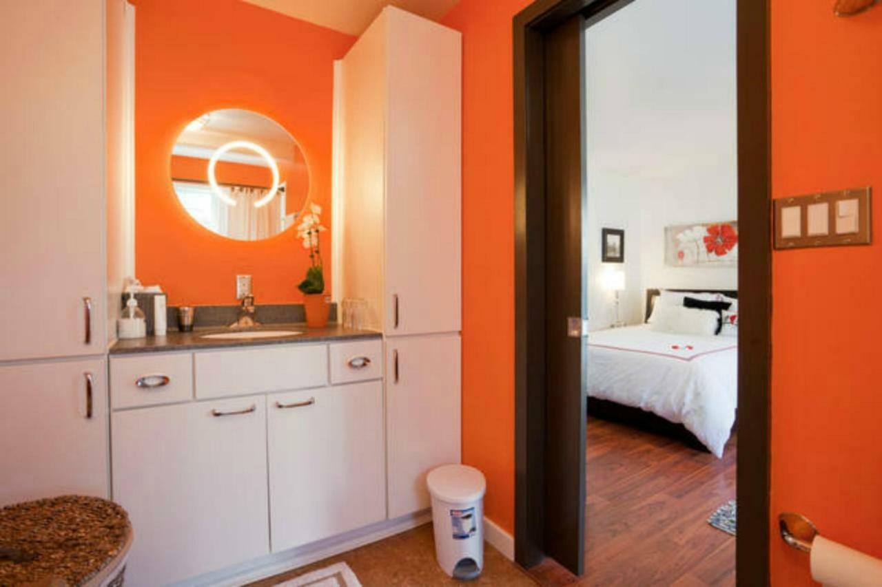 A Float Home B&B In Fisherman'S Wharf 빅토리아 외부 사진