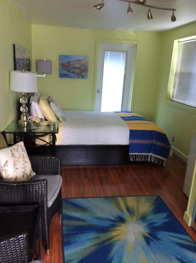 A Float Home B&B In Fisherman'S Wharf 빅토리아 외부 사진