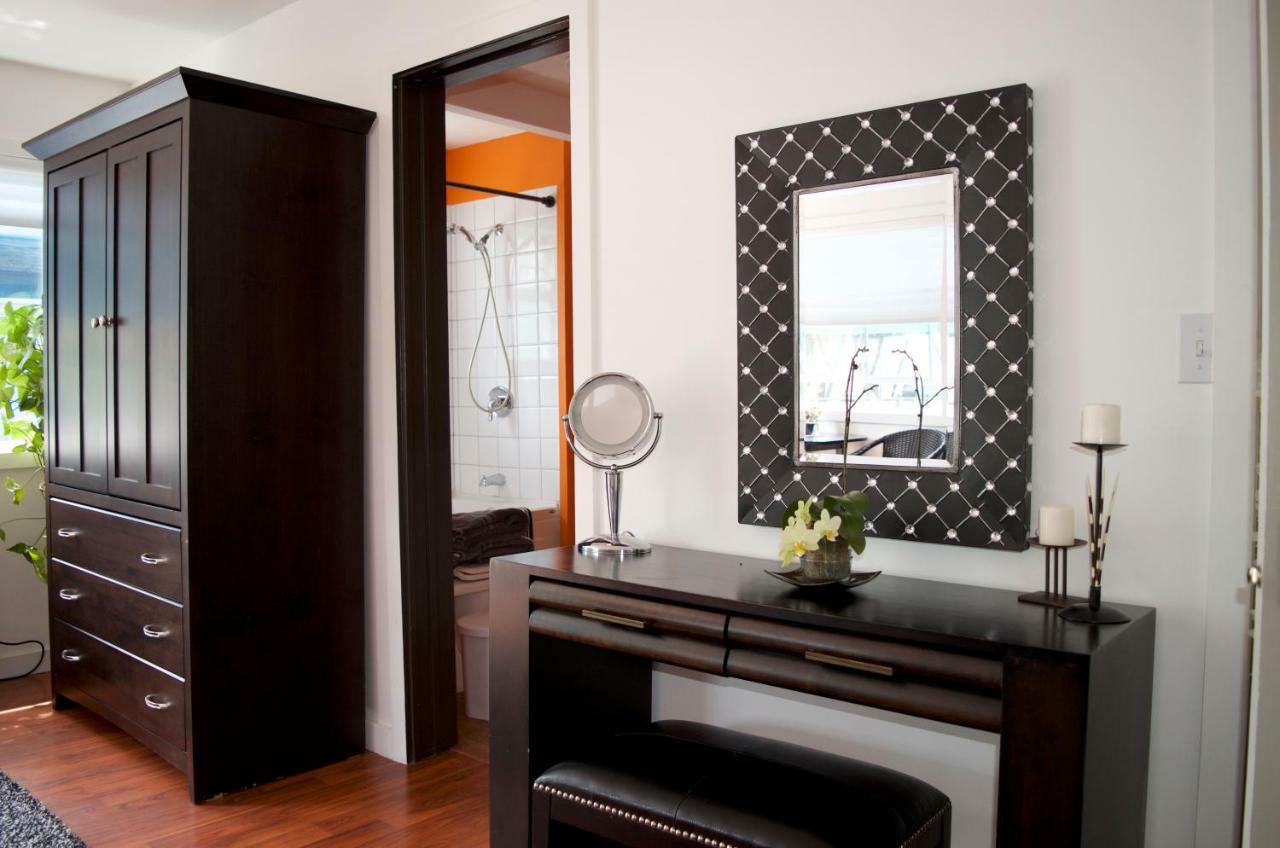 A Float Home B&B In Fisherman'S Wharf 빅토리아 외부 사진